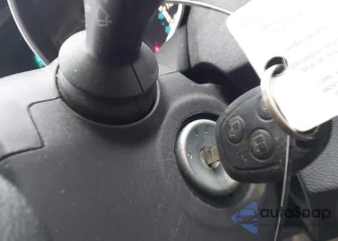 2014 Ford Fiesta Se z USA, uszkodzony, nr VIN 3FADP4BJ5EM226541